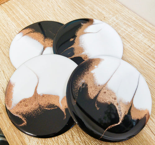 Monochrome and gold - Set of round coasters